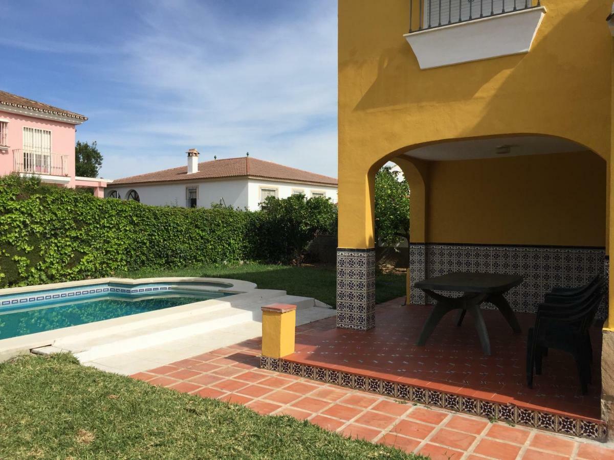 Chalet Con Barbacoa, Chimenea Y Piscina En Alhaurin De La Torre "No Emitimos Factura" Exterior photo
